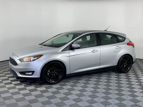 Used 2016 Ford Focus SE w/ Equipment Group 201A image 1