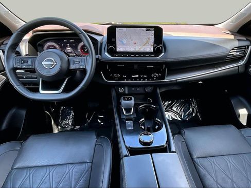 Used 2023 Nissan Rogue Platinum AWD/4WD image 16