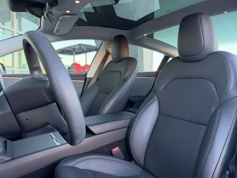 Used 2024 Tesla Model 3 image 35