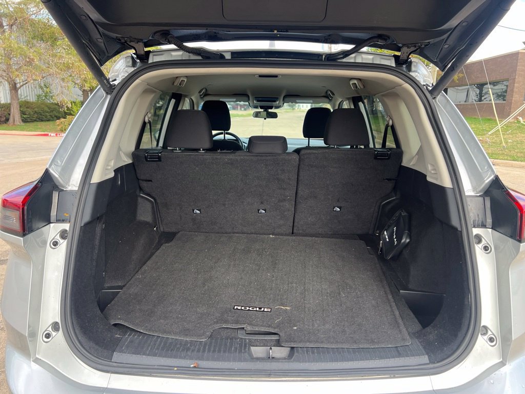 Used 2024 Nissan Rogue SV FWD image 13