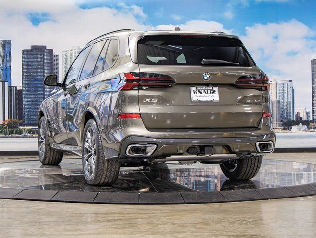Used 2026 BMW X5 xDrive40i w/ M Sport Package AWD/4WD image 9