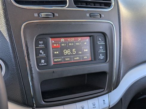 Used 2020 Dodge Journey SE w/ SE Popular Equipment Group image 19