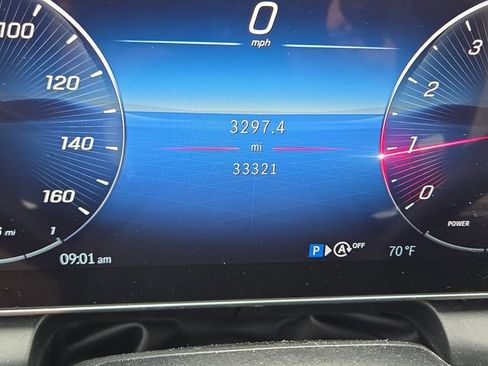 Used 2023 Mercedes-Benz GLC 300 4MATIC image 9