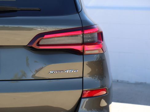 Certified 2023 BMW X5 xDrive45e w/ Executive Package image 6