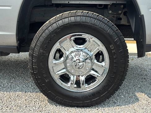 Used 2024 RAM 2500 Tradesman w/ Chrome Appearance Group AWD/4WD image 2