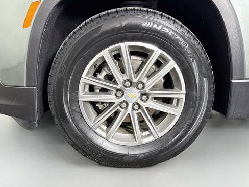 Used 2023 Chevrolet Traverse LT FWD image 30