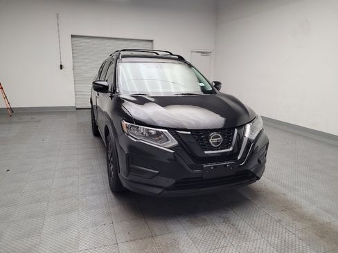 Used 2018 Nissan Rogue SV AWD/4WD image 14