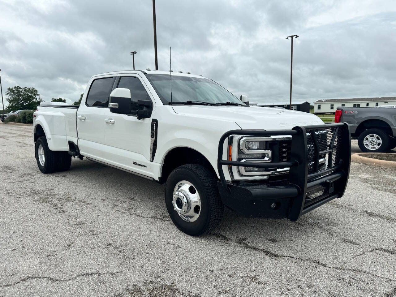Used 2023 Ford F350 Lariat w/ Lariat Ultimate Package AWD/4WD image 18