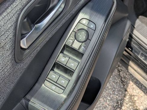 Used 2023 Nissan Rogue SV FWD image 14