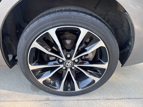 Used 2017 Toyota Corolla SE image 23