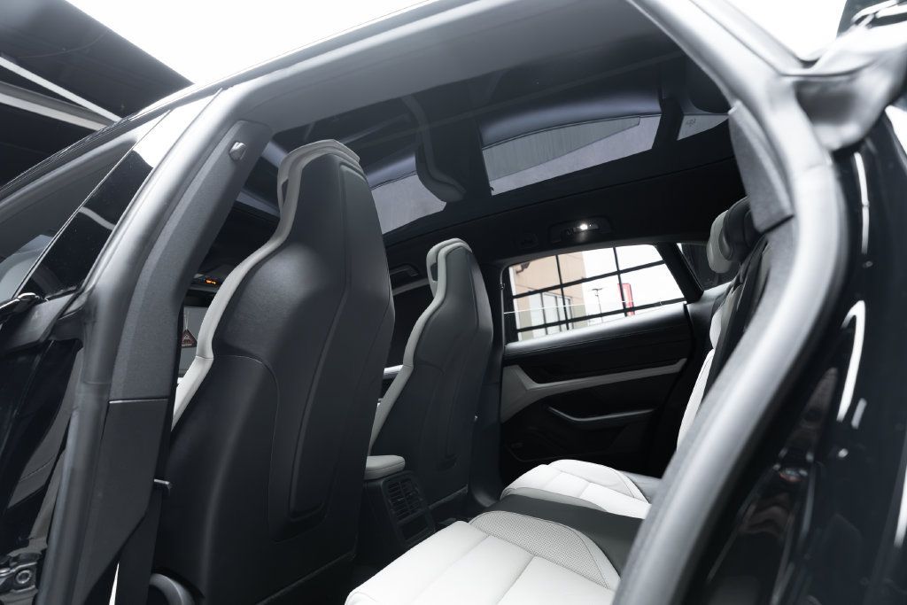 Used 2024 Porsche Taycan 4S w/ Premium Package AWD/4WD image 39
