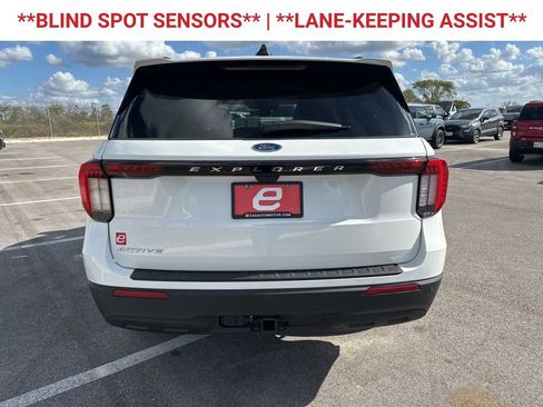New 2026 Ford Explorer Active image 7
