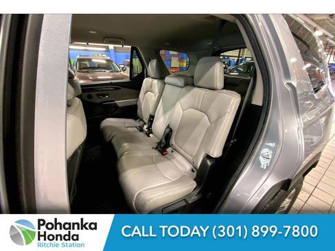 Used 2025 Honda Pilot EX-L image 19