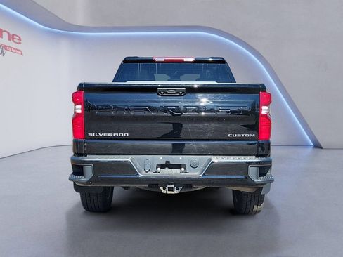 Used 2023 Chevrolet Silverado 1500 Custom image 4