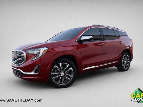 Used 2019 GMC Terrain Denali w/ Advanced Safety Package FWD image 2