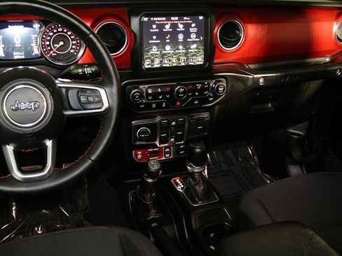 Used 2022 Jeep Wrangler Unlimited Rubicon w/ Xtreme Recon 35" Tire Package image 17