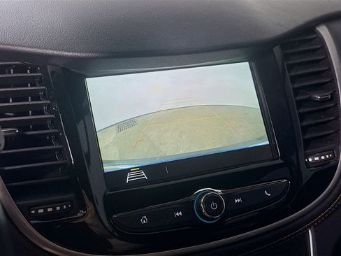 Used 2019 Chevrolet Trax LT w/ LT Convenience Package FWD image 10