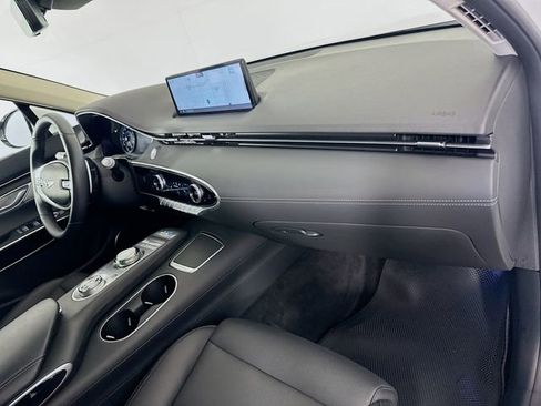 Used 2025 Genesis GV70 2.5T AWD/4WD image 29