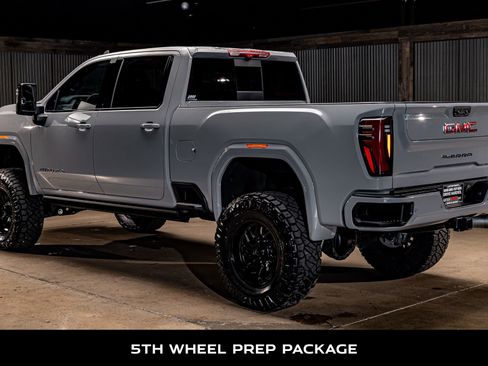 Used 2025 GMC Sierra 2500 AT4 w/ AT4 Premium Plus Package image 7