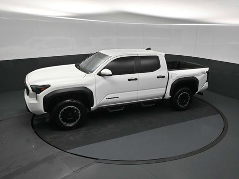 Used 2024 Toyota Tacoma TRD Off-Road w/ TRD Off Road Upgrade Package AWD/4WD image 13