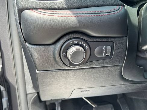 Used 2024 Dodge Durango GT AWD/4WD image 17