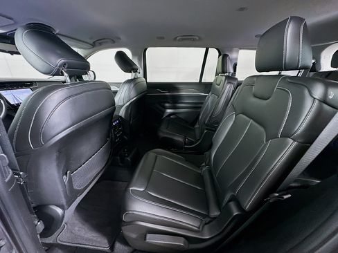 Used 2023 Jeep Grand Cherokee L Limited AWD/4WD image 28