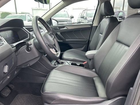 Used 2022 Volkswagen Tiguan SE FWD image 15