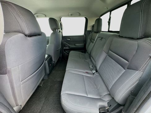 Used 2022 Nissan Frontier SV image 15