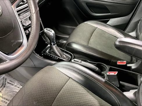 Used 2021 Buick Encore Preferred FWD image 17