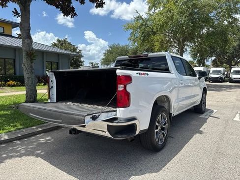 Used 2023 Chevrolet Silverado 1500 LT AWD/4WD image 18