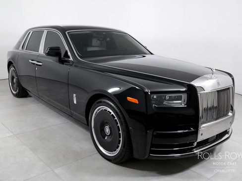 Certified 2025 Rolls-Royce Phantom Sedan image 4
