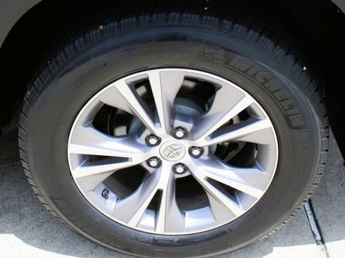 Used 2015 Toyota Highlander XLE FWD image 14