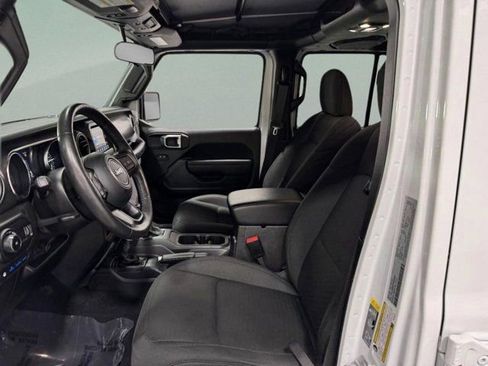 Used 2023 Jeep Wrangler Unlimited w/ Cold Weather Group AWD/4WD image 8