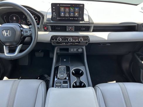 Used 2023 Honda Pilot Touring image 18
