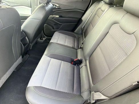 Used 2025 Chevrolet Trax LT image 28