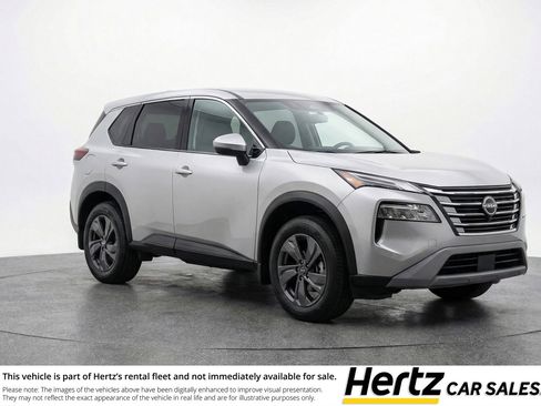 Used 2025 Nissan Rogue SV image 1