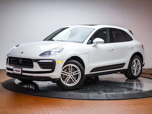 Certified 2025 Porsche Macan AWD/4WD image 1