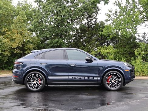 Certified 2024 Porsche Cayenne S AWD/4WD image 9