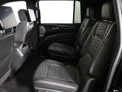 Used 2023 Cadillac Escalade ESV Sport Platinum w/ LPO, ONYX Package image 47