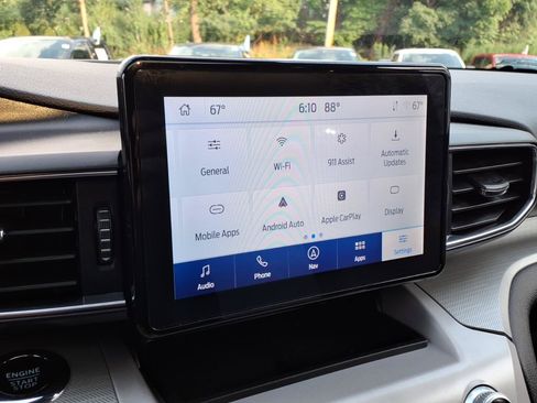Certified 2023 Ford Explorer XLT w/ Equipment Group 202A AWD/4WD image 18