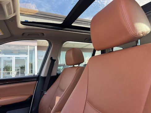 Used 2017 BMW X3 sDrive28i RWD image 17