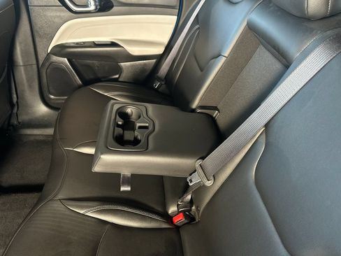 Used 2025 Jeep Compass Limited AWD/4WD image 18