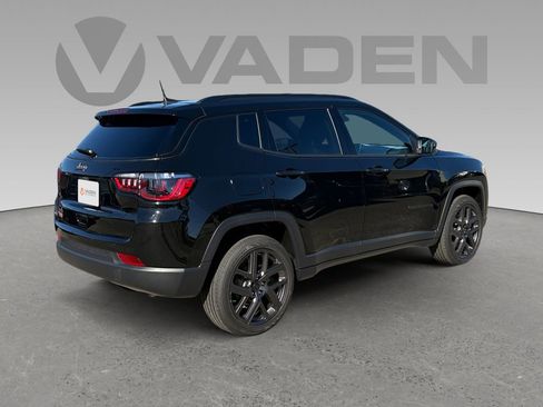 New 2026 Jeep Compass Latitude image 18