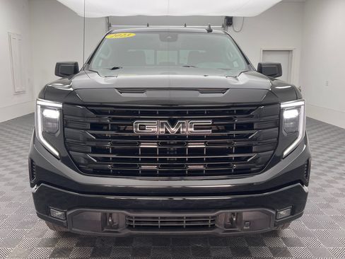 Used 2023 GMC Sierra 1500 Elevation w/ Preferred Package AWD/4WD image 12