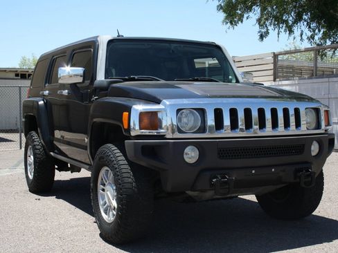 Used 2007 HUMMER H3 w/ Chrome Appearance Package AWD/4WD image 2