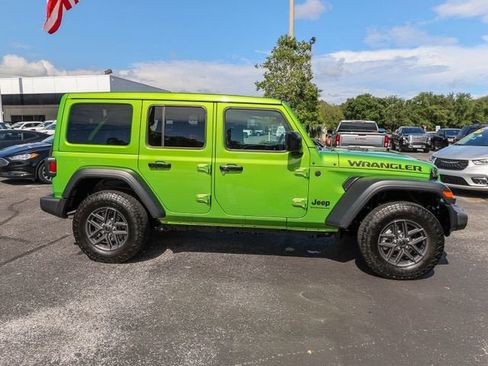 Used 2025 Jeep Wrangler Unlimited Sport AWD/4WD image 11