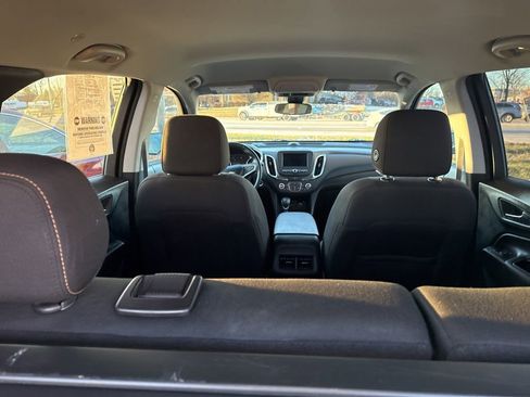 Used 2022 Chevrolet Equinox LT w/ Driver Convenience Package image 27