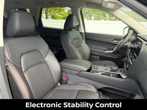 New 2026 Nissan Pathfinder SL AWD/4WD image 37