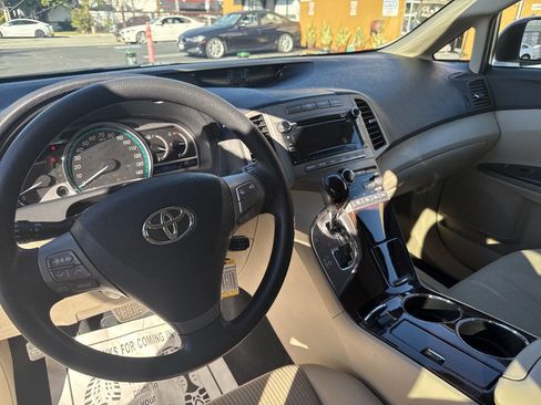 Used 2011 Toyota Venza image 14