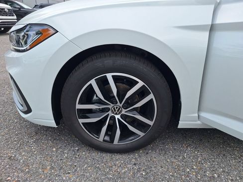 New 2026 Volkswagen Jetta SE FWD image 21